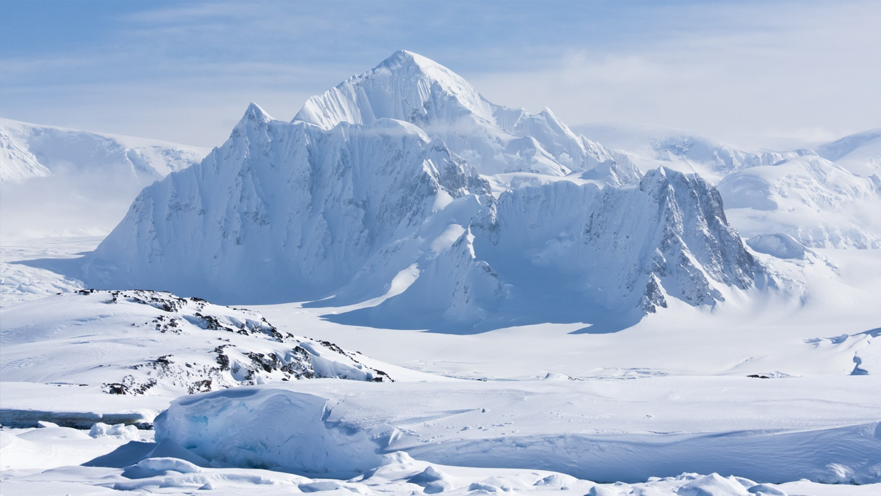 Por primera vez detectan microplásticos en nieve recién caída en la Antártida