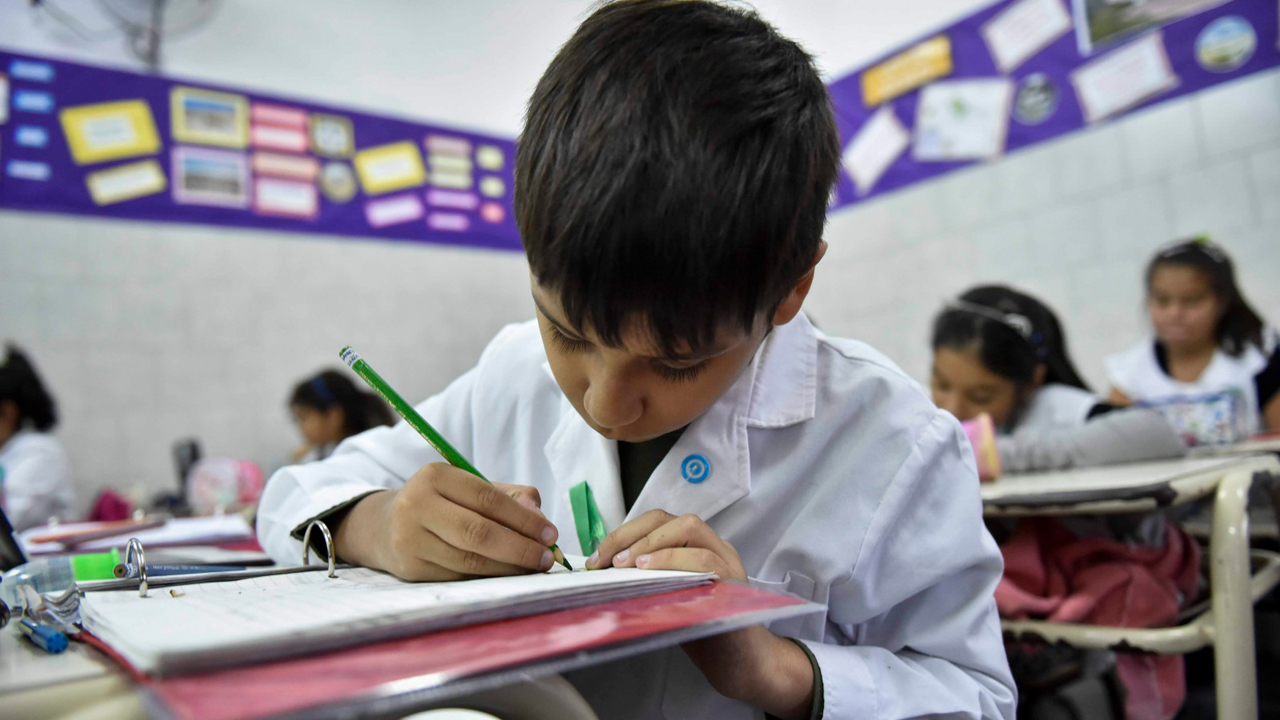 La crisis educativa exige invertir más en las aulas